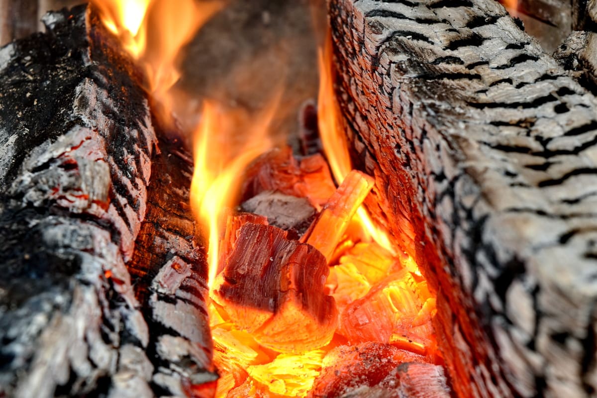 Carbón ardiendo